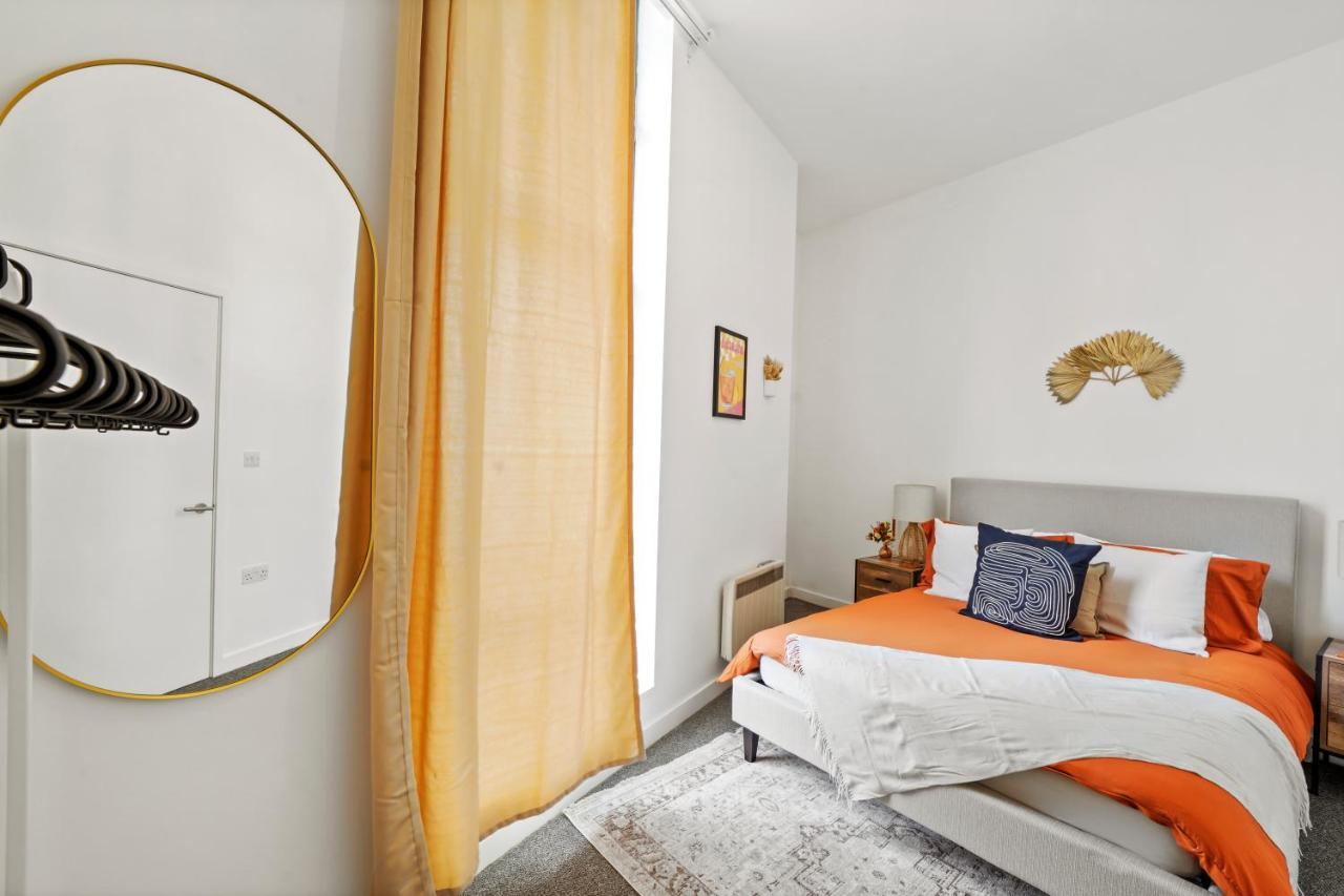 Luxury Canary Wharf 2 Bed Apt Londra